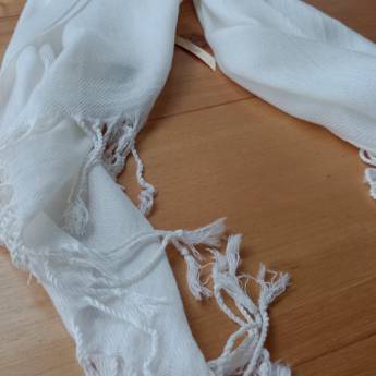 Comprar o produto de  Lenço/ encharpe billie branco liso- CCE em Roupas e Acessórios em Botucatu, SP por Solutudo
