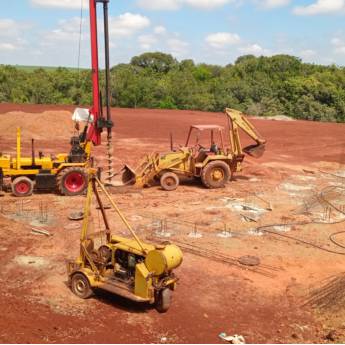 Comprar o produto de Máquina para Fundação – Qualidade em Santa Bárbara em Estacas e Fundações em Santa Bárbara Resort Residence, SP por Solutudo