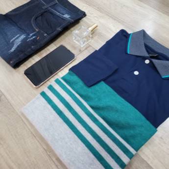 Comprar o produto de Calça Jeans Masculina (TM: 36 e 38) / Camiseta Polo Masculina de Manga Longa (TM: P). em Moda Feminina em Bauru, SP por Solutudo