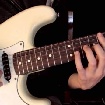 Comprar o produto de Guitarra (popular e solo) em Escolas de Música em Aracaju, SE por Solutudo