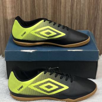 Comprar o produto de Chuteira adulta Umbro Indoor em A Classificar em Uberlândia, MG por Solutudo