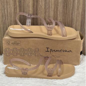 Comprar o produto de Sandália adulta Ipanema em A Classificar em Uberlândia, MG por Solutudo