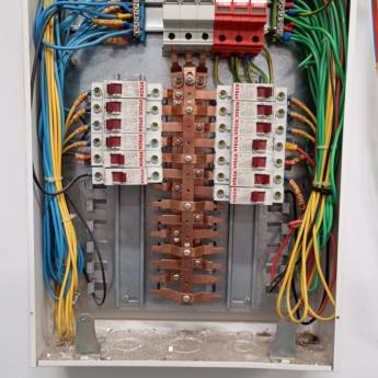 Comprar o produto de Eletricista e encanador  em Instalações - Reparos em Boituva, SP por Solutudo