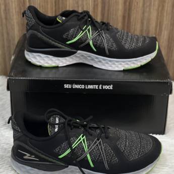 Comprar o produto de Tênis masculino Adrun  em A Classificar em Uberlândia, MG por Solutudo