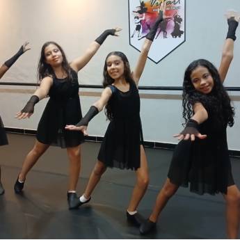 Comprar o produto de Jazz Dance em Brasília – Movimento, Energia e Expressão em Escolas - Studios de Dança em Brasília, DF por Solutudo