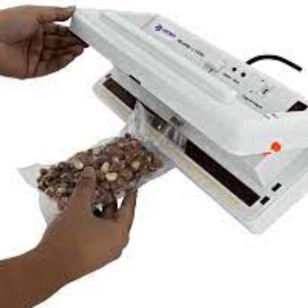 Comprar o produto de Conserto / Manutenção de máquinas seladoras de embalagens cetro - WSG Brasil em Reparação e Manutenção  em São Paulo, SP por Solutudo