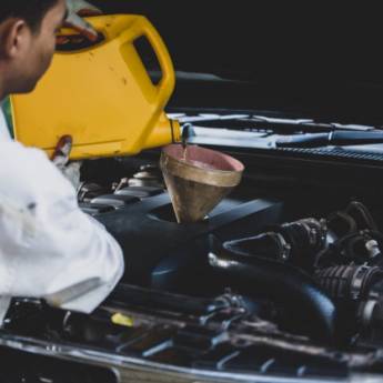 Comprar o produto de Troca de Oleo em Veículos e Transportes em Bauru, SP por Solutudo