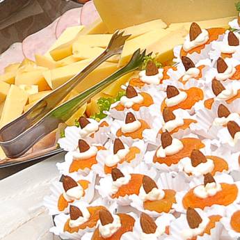 Comprar o produto de Aniversarios em Alimentos e Bebidas em Santa Cruz do Rio Pardo, SP por Solutudo