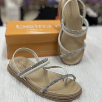 Comprar o produto de Sandália Beira Rio feminina adulta  em Calçados Femininos pela empresa Lojas Dom Flavittos em Uberlândia, MG por Solutudo