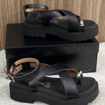 Comprar o produto de Sandália adulta Vizzano em A Classificar em Uberlândia, MG por Solutudo