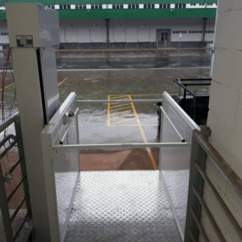 Comprar o produto de Modelo com Abertura em Lados Opostos em Plataformas de Acessibilidade em Atibaia, SP por Solutudo