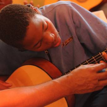 Comprar o produto de Instrutor Musical em Escolas de Música em Aracaju, SE por Solutudo