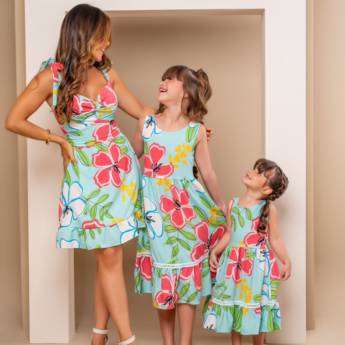 Comprar o produto de Kit vestidos mãe e filha DOCE AMOR FLORAL em Roupas Infantis em Aracaju, SE por Solutudo