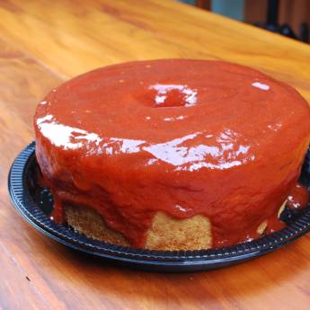 Comprar o produto de Bolo de Fubá com Goiabada Cremosa em Bolos e Doces em Bauru, SP por Solutudo