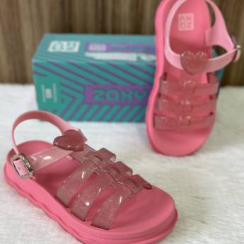 Comprar o produto de Sandália Zaxy infantil feminina  em Calçados Infantis pela empresa Lojas Dom Flavittos em Uberlândia, MG por Solutudo