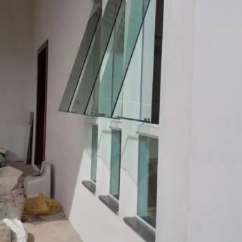 Comprar o produto de Vidros Temperados e Comuns em Brasília – Segurança e Estilo em Vidraçarias em Brasília, DF por Solutudo