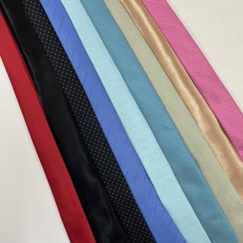 Comprar o produto de Gravata adulta em A Classificar em Uberlândia, MG por Solutudo