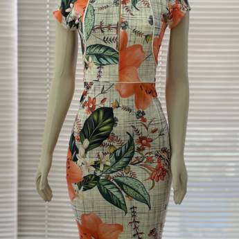 Comprar o produto de Vestido adulto em A Classificar em Uberlândia, MG por Solutudo