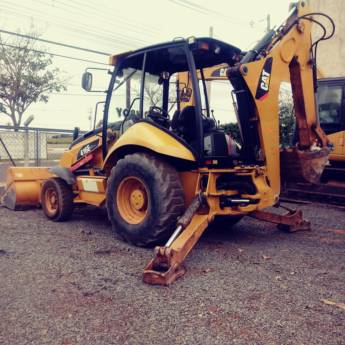 Comprar o produto de Retroescavadeira em Outros Serviços em Boituva, SP por Solutudo