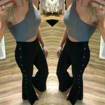 Comprar o produto de Calça de Poliéster com Botões Semelhante a da Foto *a nossa os Botões são na cor Dourada* (Última peça Disponível no Tamanho: 38/40). em Roupas e Acessórios em Bauru, SP por Solutudo