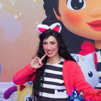 Comprar o produto de Personagem vivo casa mágica da Gabby em Festas e Eventos pela empresa Tutitu Animações em Belo Horizonte, MG por Solutudo