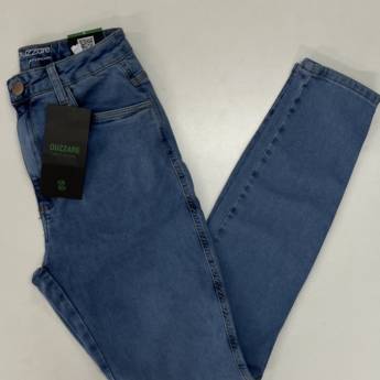 Comprar o produto de Calça feminina Ouzzare em A Classificar em Uberlândia, MG por Solutudo