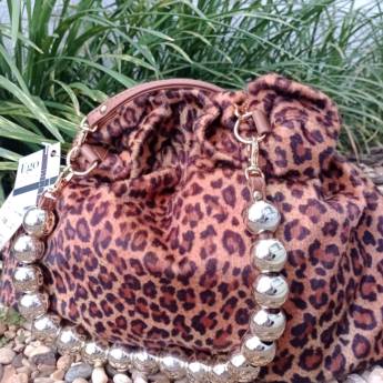 Comprar o produto de  Bolsa de ouça com perolas em Roupas e Acessórios em Botucatu, SP por Solutudo