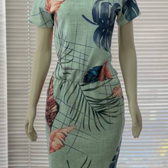 Comprar o produto de Vestido adulto em A Classificar em Uberlândia, MG por Solutudo