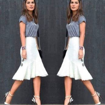 Comprar o produto de Saia Midi Off-White (Semelhante a essa Disponível no Tamanho: 42). em Roupas e Acessórios em Bauru, SP por Solutudo
