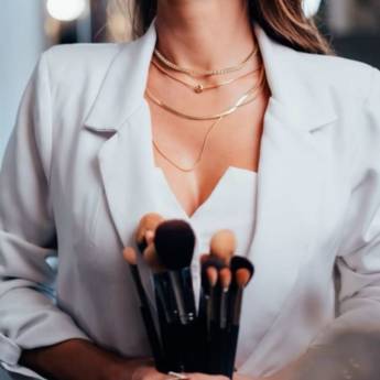 Comprar o produto de 6ES - Serviço/Empresarial Maquiagem Corporativa em Consultoria em Gestão de Negócios pela empresa Escritório Ampulheta AR - Consultorias e Serviços de Imagem Pessoal e Moda em Botucatu, SP por Solutudo