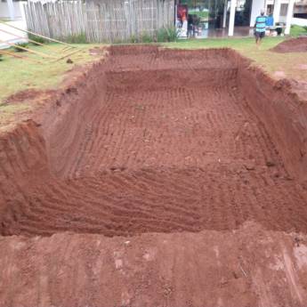 Comprar o produto de Escavação de Piscinas em Avaré  em Terraplanagens pela empresa Elplan Terraplanagem em Avaré em Avaré, SP por Solutudo