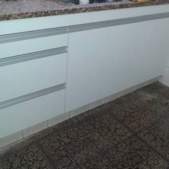 Comprar o produto de Gabinete de cozinha Branco em A Classificar em Botucatu, SP por Solutudo