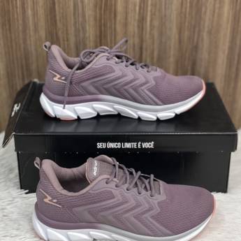 Comprar o produto de Tênis feminino Adrun em A Classificar em Uberlândia, MG por Solutudo