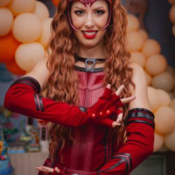 Comprar o produto de Heroína Escarlete (Wanda) em Festas e Eventos pela empresa Tutitu Animações em Belo Horizonte, MG por Solutudo