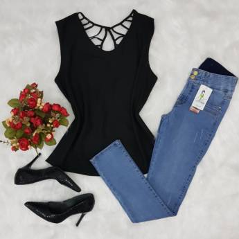 Comprar o produto de Blusa com detalhe nas costas em Blusas em Bauru, SP por Solutudo