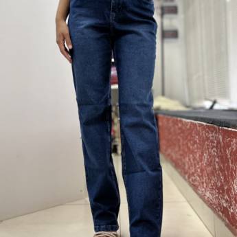 Comprar o produto de Calça jeans adulta One Jeans em A Classificar pela empresa Lojas Dom Flavittos em Uberlândia, MG por Solutudo