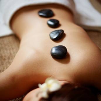Comprar o produto de Massagem com Pedras Quentes  em Massoterapeutas em Americana, SP por Solutudo
