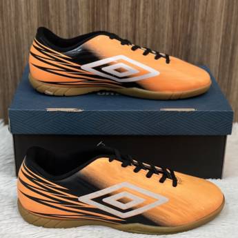 Comprar o produto de Chuteira adulta Umbro Indoor em A Classificar em Uberlândia, MG por Solutudo