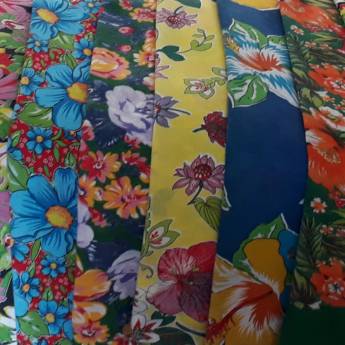 Comprar o produto de Sobre toalha Chitão  (1,40 x 1,40) - Varias Estampas em Toalhas pela empresa Elegance Festas em Bauru, SP por Solutudo
