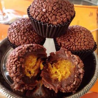Comprar o produto de Brigadeiro Gourmet em Bolos e Doces em Botucatu, SP por Solutudo