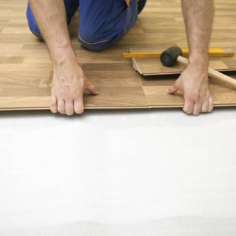 Comprar o produto de Pisos em Pisos e Revestimentos pela empresa Carlinhos Materiais para Construção • Depósito em Atibaia em Atibaia, SP por Solutudo