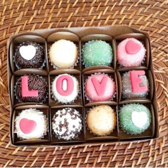 Comprar o produto de Caixas com Docinhos  em Doces em Botucatu, SP por Solutudo