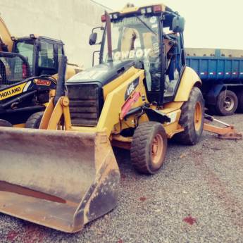 Comprar o produto de Retroescavadeira em Outros Serviços em Boituva, SP por Solutudo