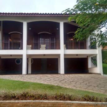 Comprar o produto de Casa residencial á venda condomínio Parque das Laranjeiras Itatiba SP em Venda - Casas em Itatiba, SP por Solutudo