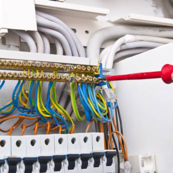Comprar o produto de Instalação Elétrica em Outros Serviços em Botucatu, SP por Solutudo