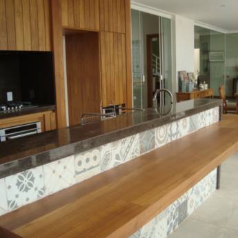 Comprar o produto de Espaço Gourmet com acabamento em Madeira Freijó em Casa, Móveis e Decoração em Assis, SP por Solutudo