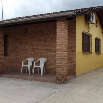 Comprar o produto de CA-014 Casa Golfinho em Venda - Casas em Caraguatatuba, SP por Solutudo