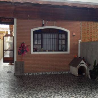 Comprar o produto de CA-051 Casa Golfinho em Venda - Casas em Caraguatatuba, SP por Solutudo