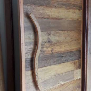 Comprar o produto de Porta pivotante em madeira de demolição em Outros Serviços em Indaiatuba, SP por Solutudo