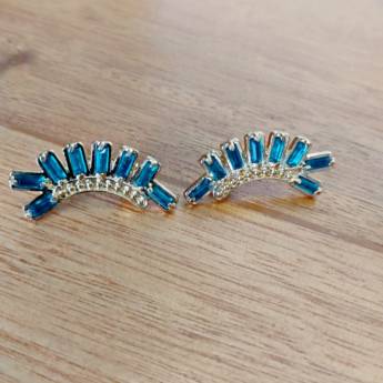 Comprar o produto de Brinco dourado com pedra azul- semi joia  em Roupas e Acessórios em Botucatu, SP por Solutudo Comprar o produto de Brinco dourado com pedra azul- semi joia  em Roupas e Acessórios em Botucatu, SP por Solutudo
